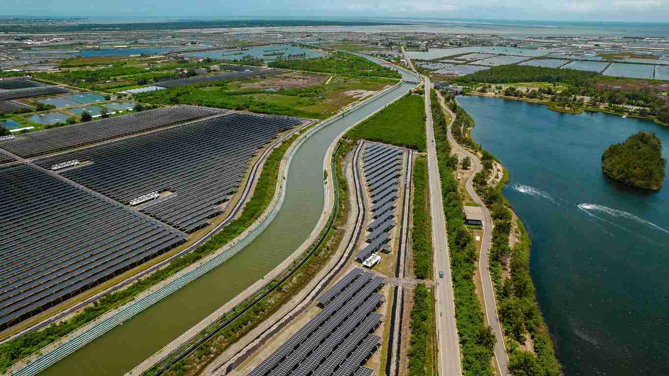 尊时凯龙能源事业提供智慧能源管理、、、、太阳能监控管理、、全方位电厂建置及运维解决方案，，，并拥有管理超过6000案场的经验